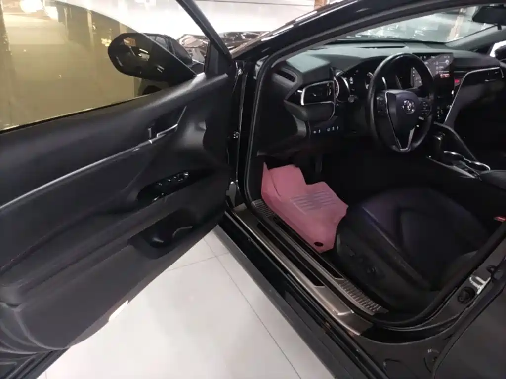 Toyota Camry — миниатюра 16