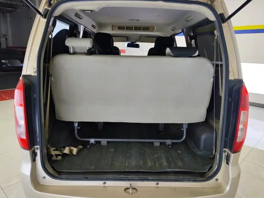 Wuling Hongguang V — миниатюра 4