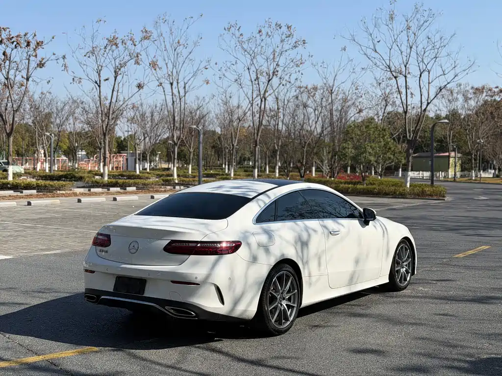 MERCEDES-BENZ E CLASS