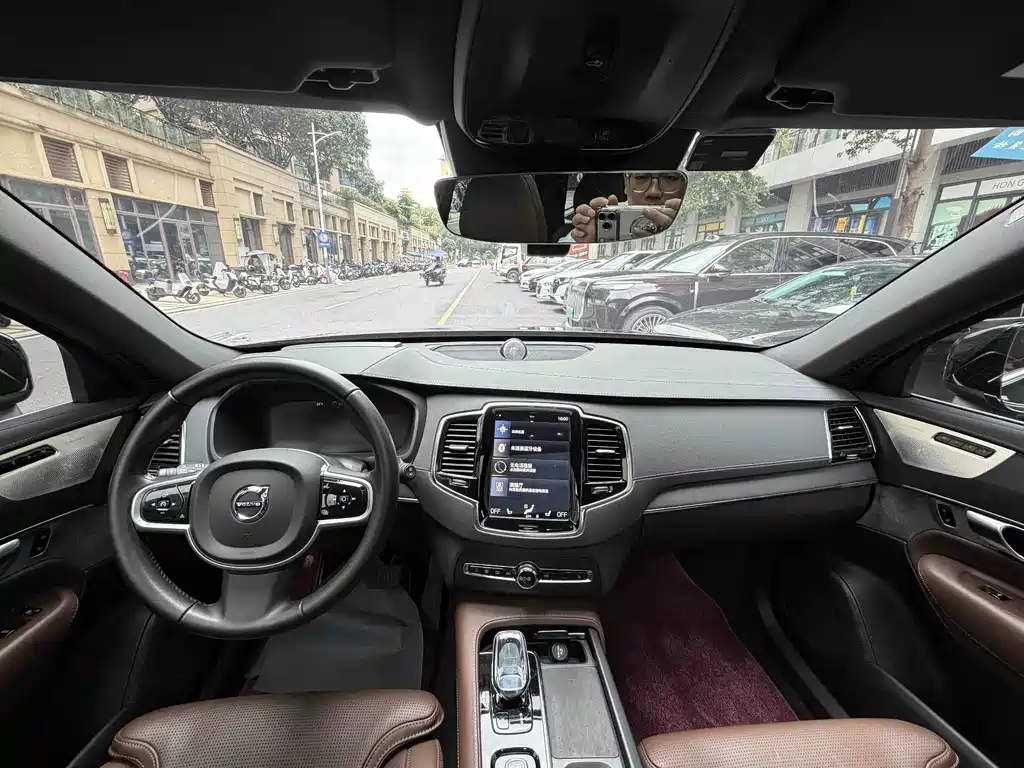 Volvo XC90 2022 E T8 Luxury 7 мест