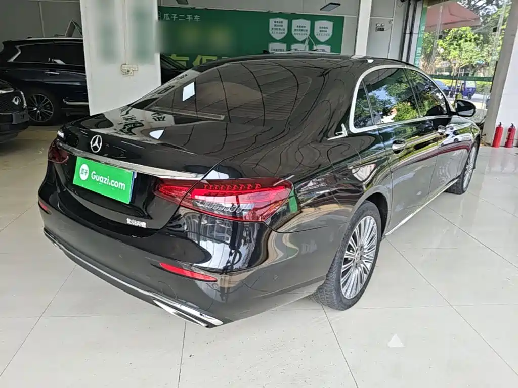 Mercedes-Benz E-Class — миниатюра 7