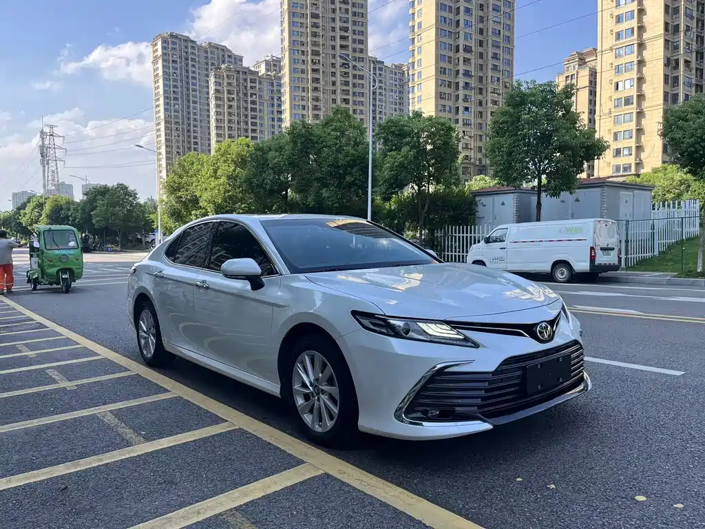 TOYOTA CAMRY