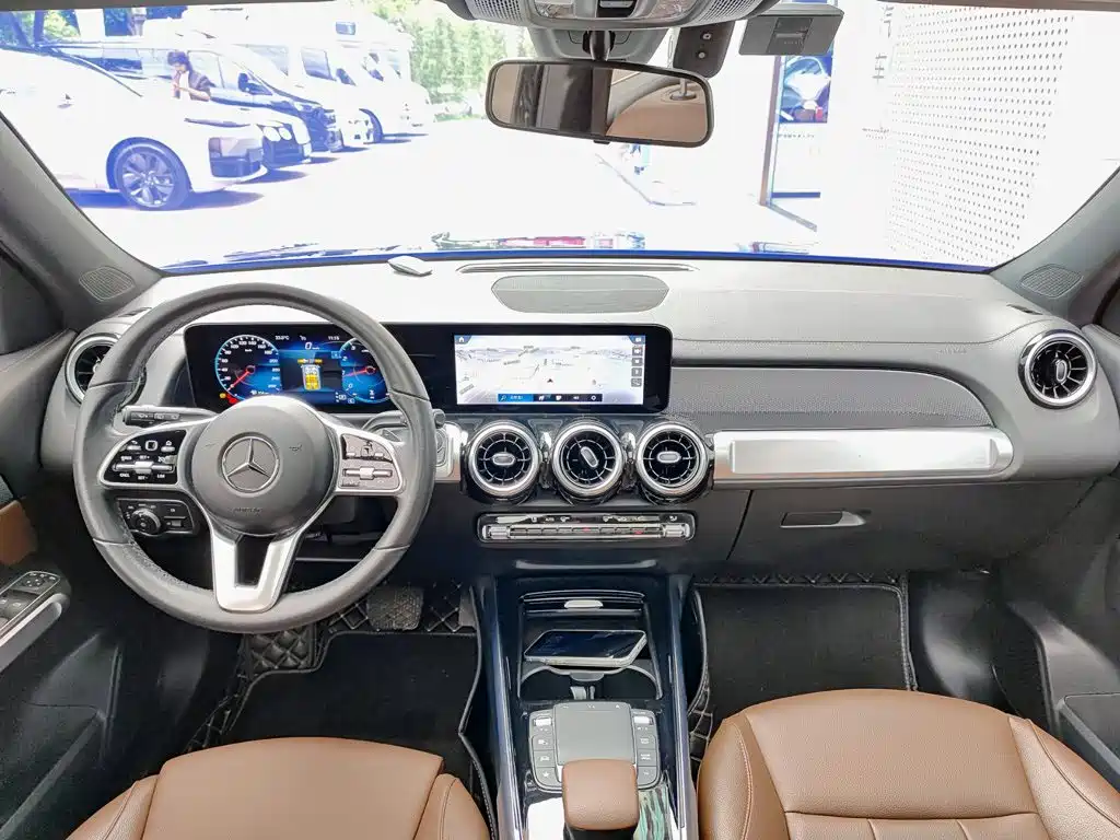 Mercedes-Benz GLB — миниатюра 10