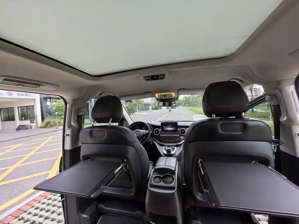 Mercedes-Benz V-Class — миниатюра 28