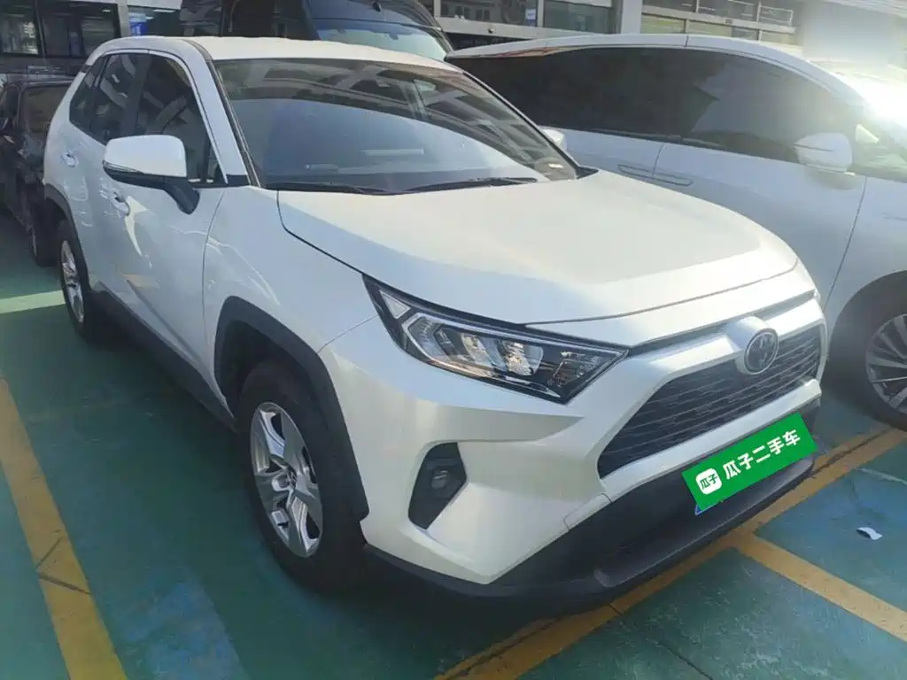 Toyota RAV4 — миниатюра 4