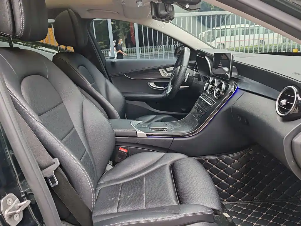 Mercedes-Benz C-Class — миниатюра 16