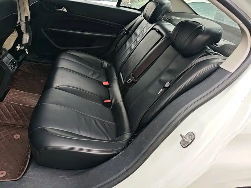 Peugeot 408 — миниатюра 17