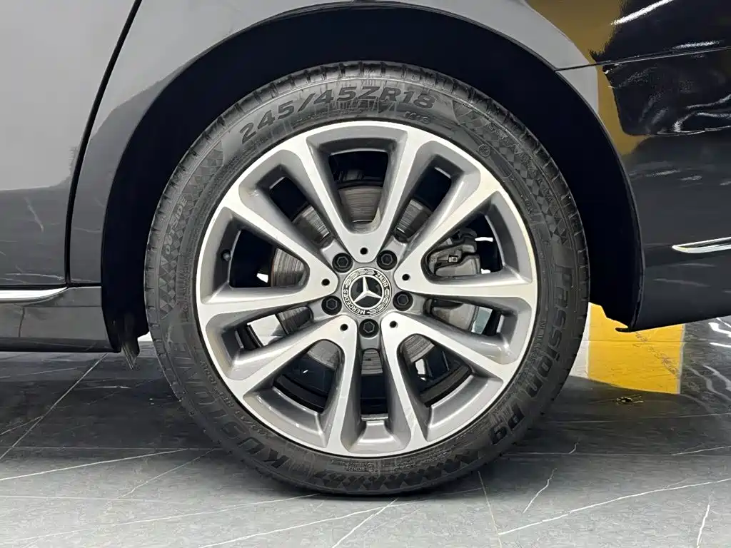 Mercedes-Benz E-Class — миниатюра 24