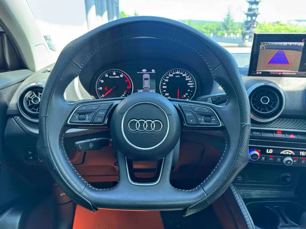 Audi Q2L — миниатюра 15