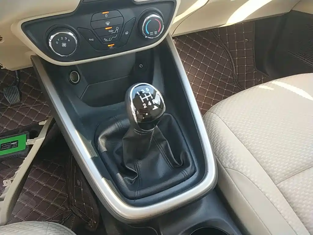 Ford Escort — миниатюра 14