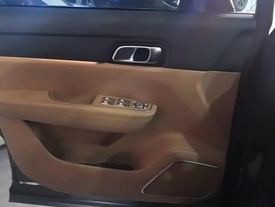 Li Auto Li ONE — миниатюра 7