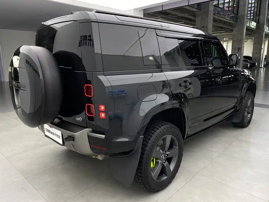 Land Rover Defender — миниатюра 3