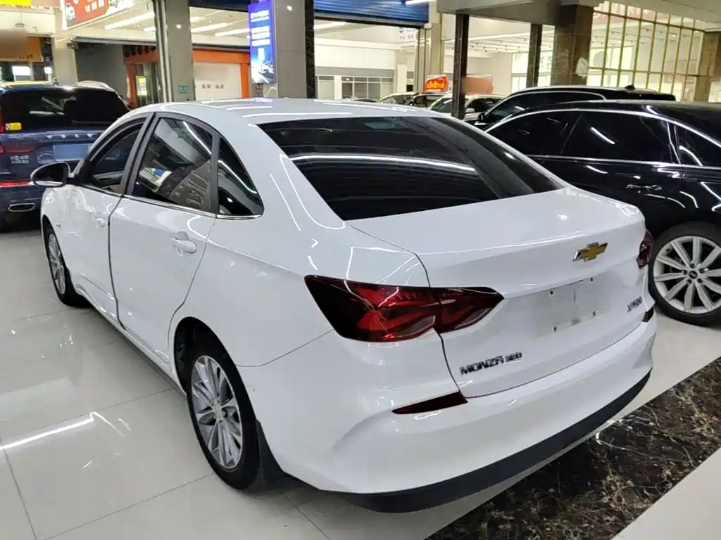 Chevrolet Monza — миниатюра 5