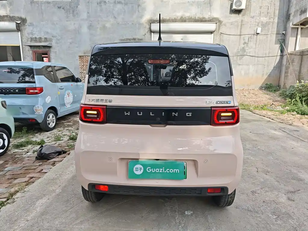 Wuling MINIEV — миниатюра 6