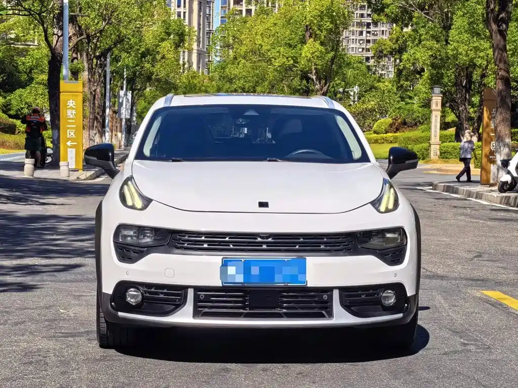 Lynk & Co 02 — миниатюра 2