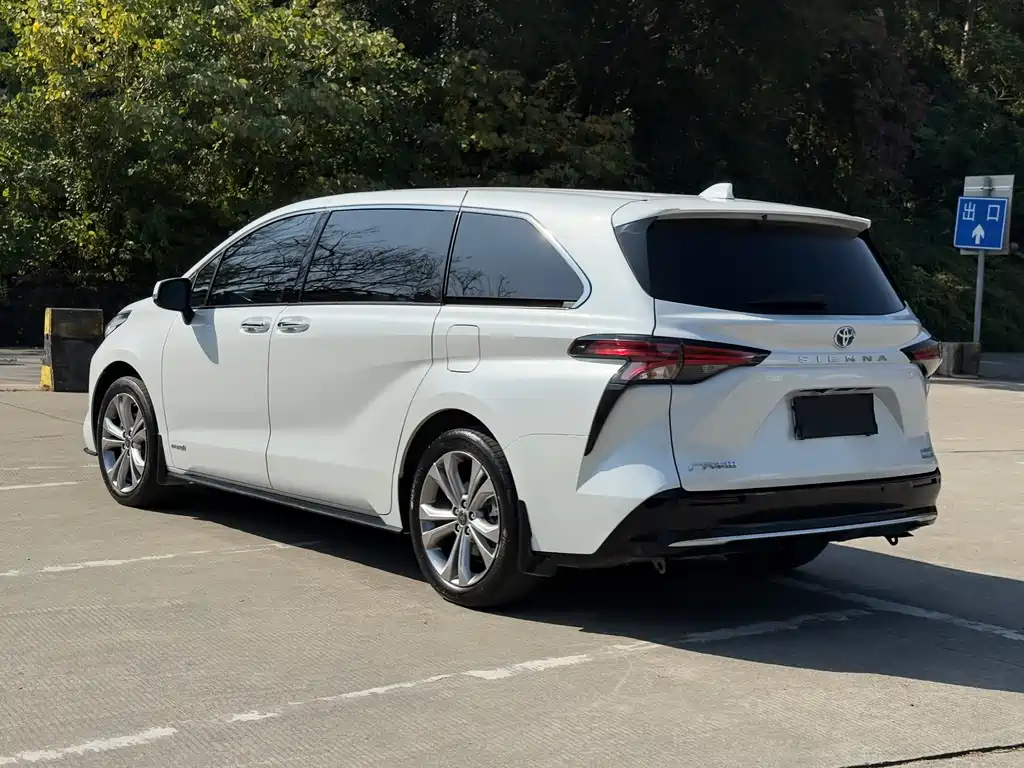 TOYOTA SIENNA