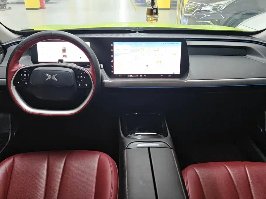 XPeng P7 — миниатюра 12