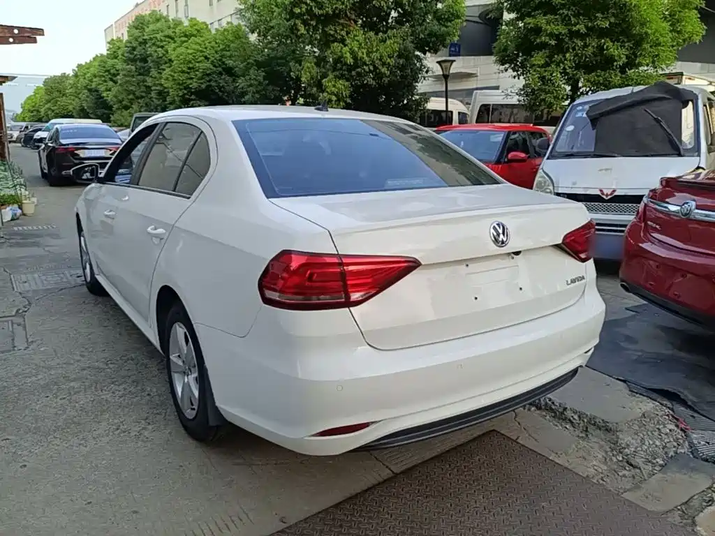 Volkswagen Lavida — миниатюра 5