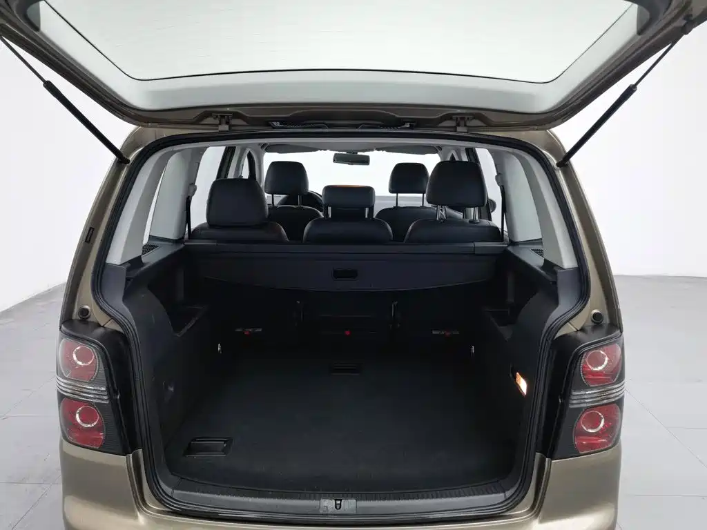 Volkswagen Touran — миниатюра 16