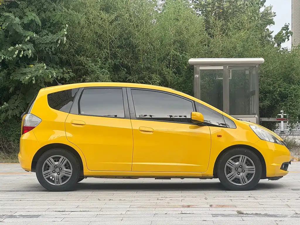 Honda Fit — миниатюра 7