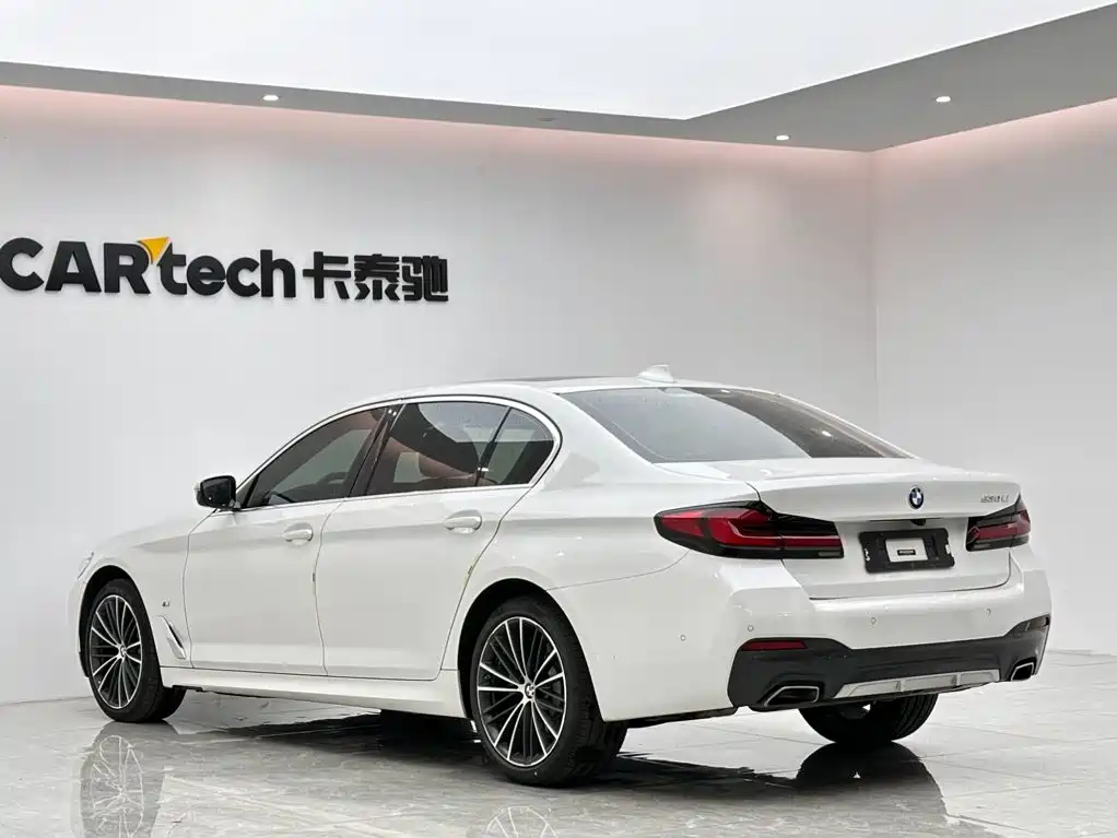 BMW 5 Series — миниатюра 3