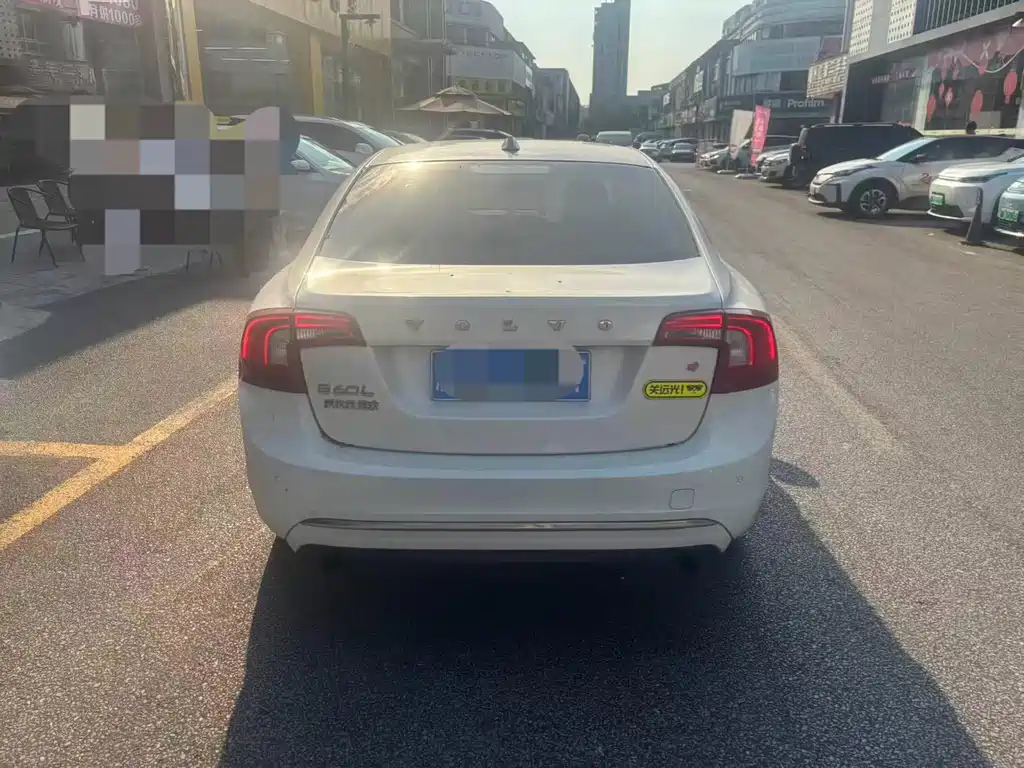 Volvo S60 — миниатюра 5