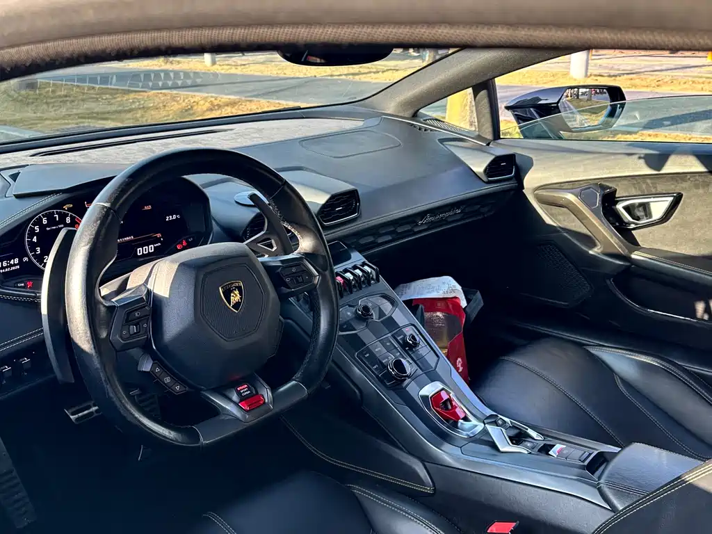 LAMBORGHINI HURACÁN