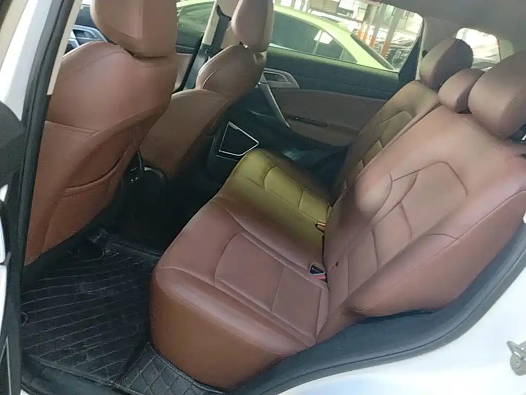 Geely Boyue — миниатюра 17