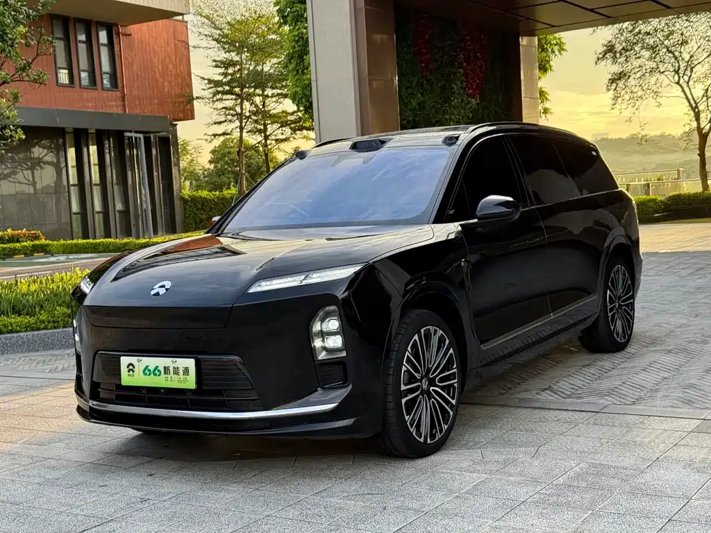 NIO ES8