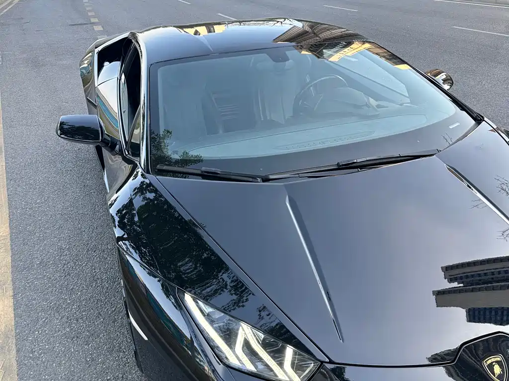 LAMBORGHINI HURACÁN