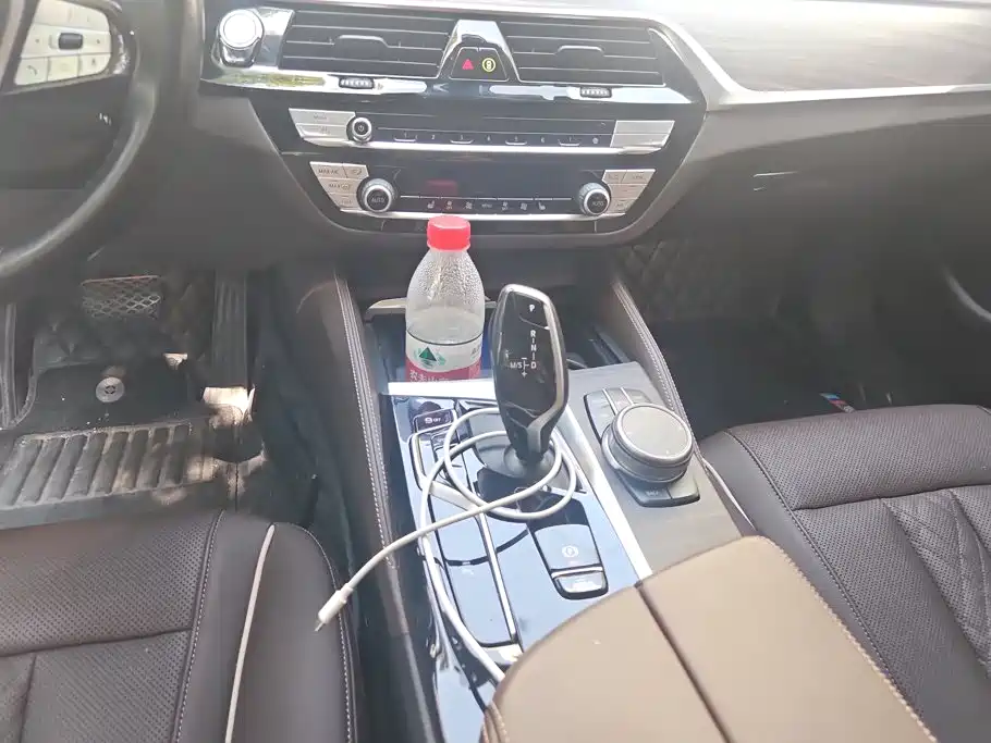 BMW 5 Series — миниатюра 16