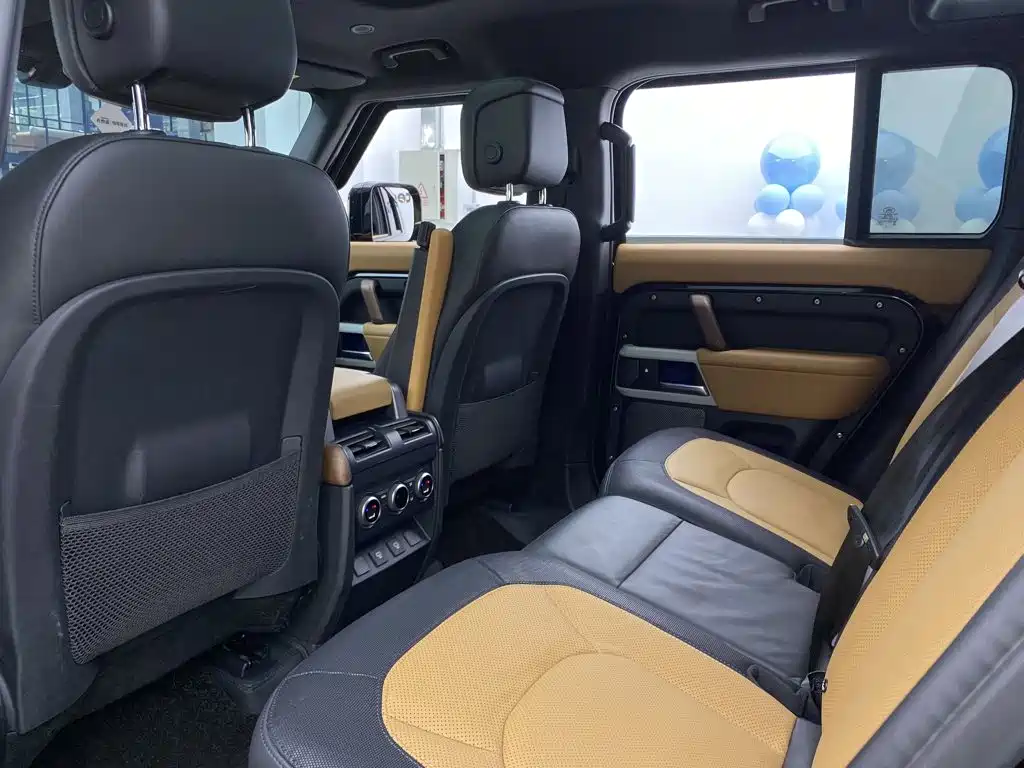 Land Rover Defender — миниатюра 20