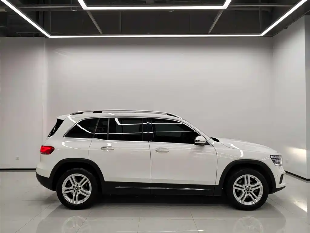 Mercedes-Benz GLB — миниатюра 3