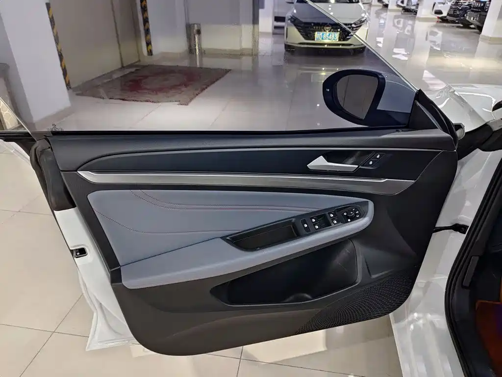 Volkswagen Lamando — миниатюра 6