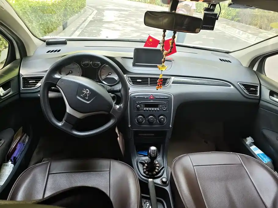 Peugeot 308 — миниатюра 12