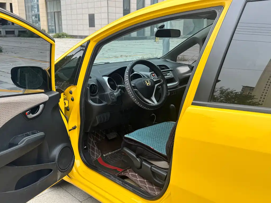 Honda Fit — миниатюра 9