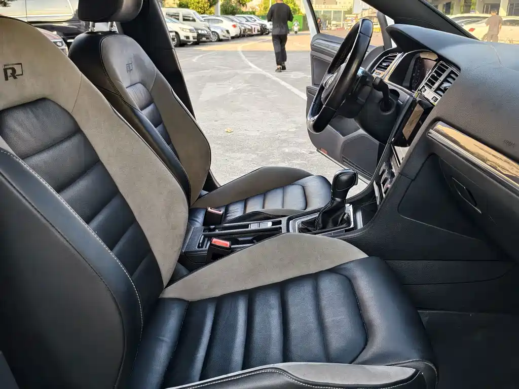 Volkswagen Golf — миниатюра 12