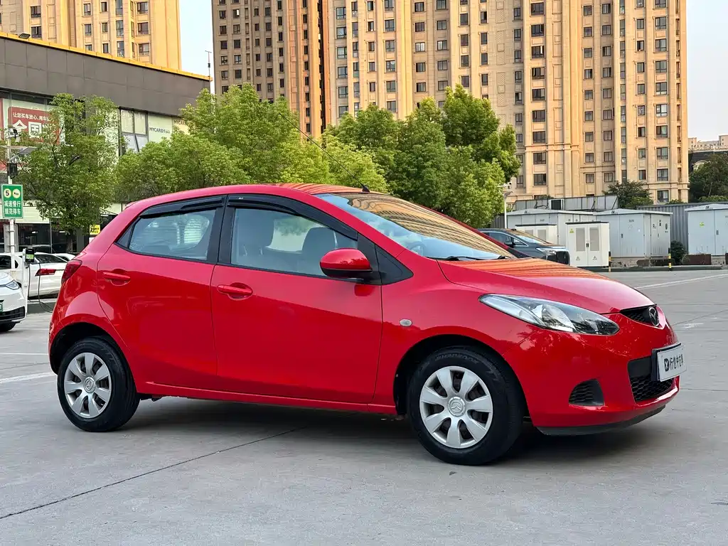 Mazda 2 — миниатюра 3