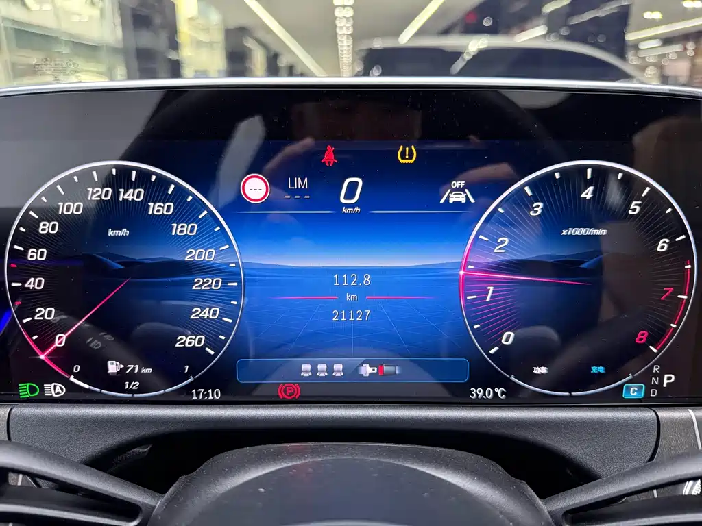 Mercedes-Benz E-Class — миниатюра 11