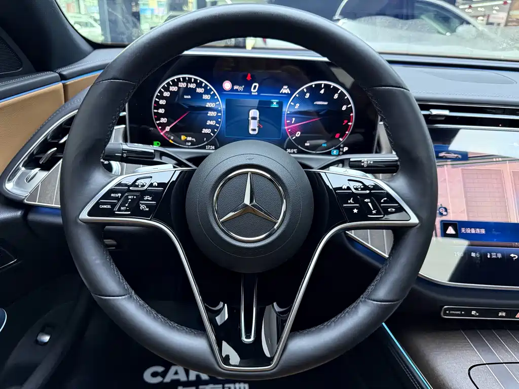 Mercedes-Benz E-Class — миниатюра 9