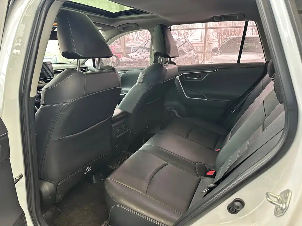 TOYOTA RAV4 RONGFANG