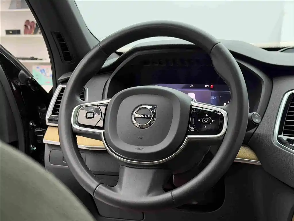 Volvo XC90 — миниатюра 14