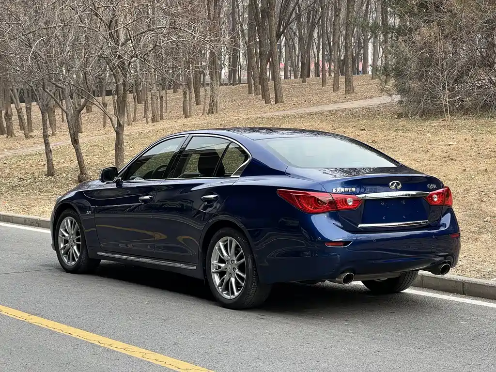INFINITI Q50L