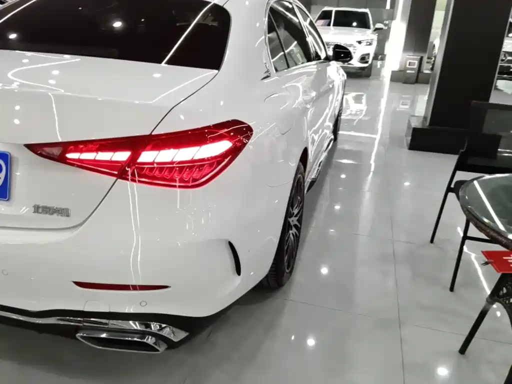 Mercedes-Benz C-Class — миниатюра 8