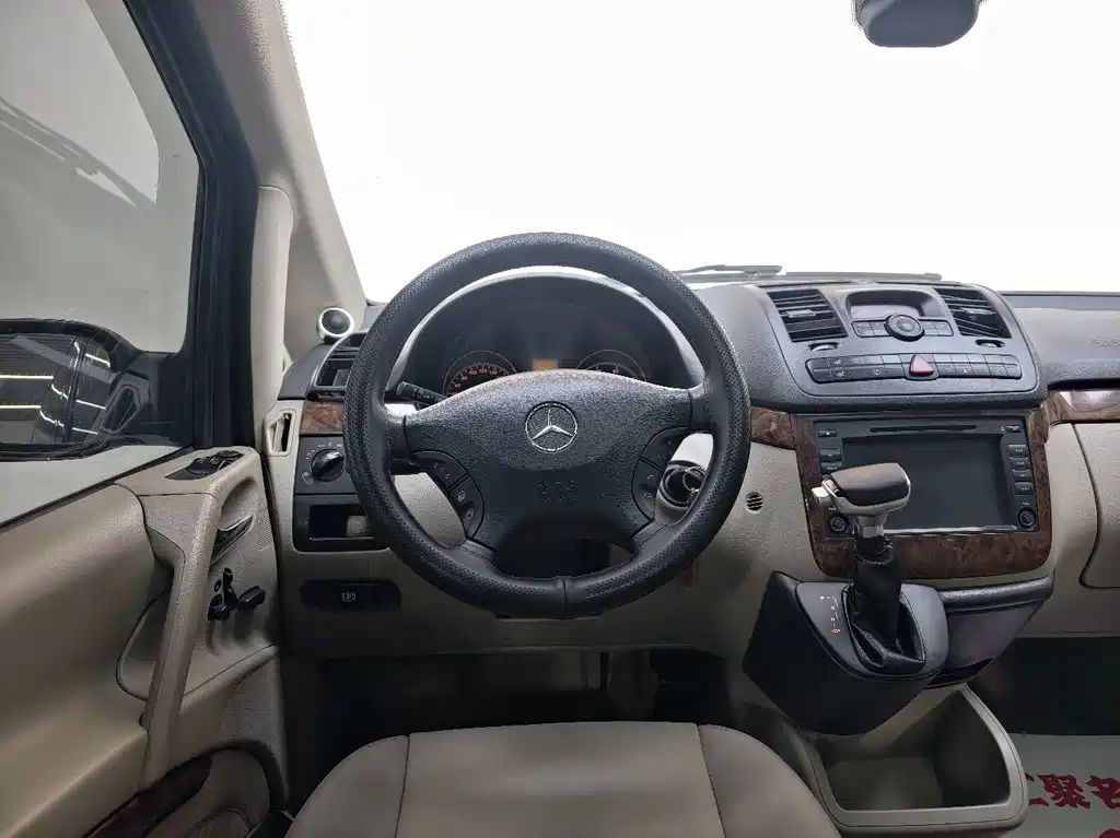 Mercedes-Benz Viano — миниатюра 24