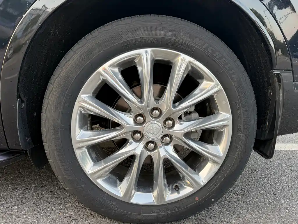 Buick Enclave — миниатюра 7