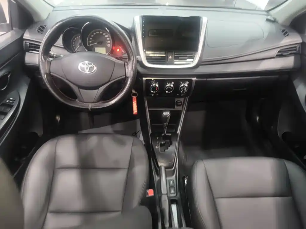 Toyota Yaris L — миниатюра 10