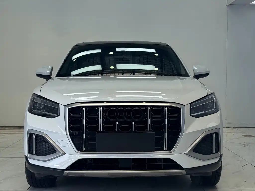 Audi Q2L — миниатюра 2