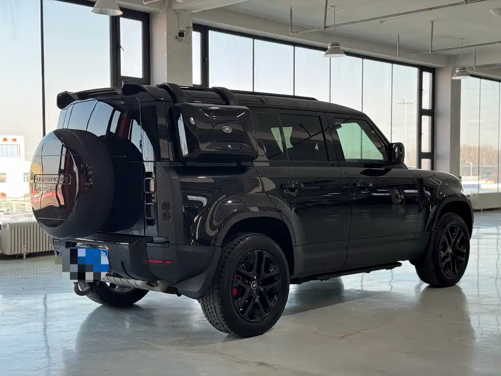 LAND ROVER DEFENDER