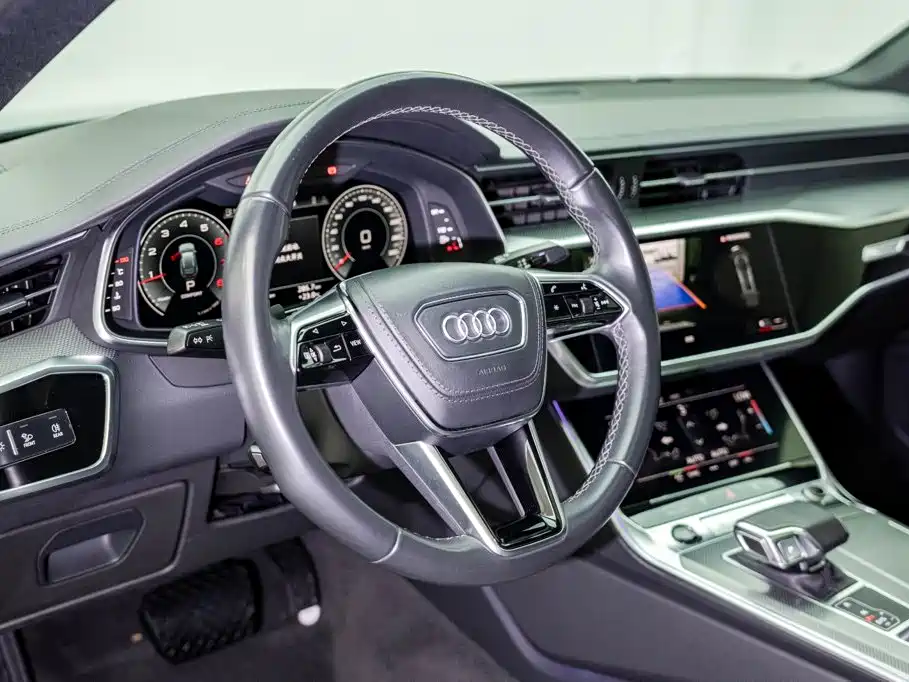 Audi A6L 2024 40 TFSI Luxury